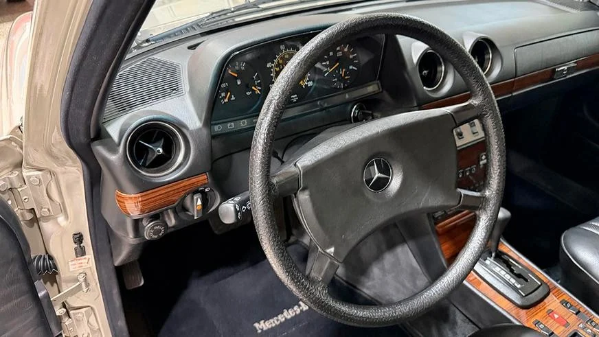 Идеальный Mercedes-Benz W123: пробег 29 000 км и шины 1985 года Mercedes-Benz, W123, ретро-авто, аукцион, капсула времени, дизель