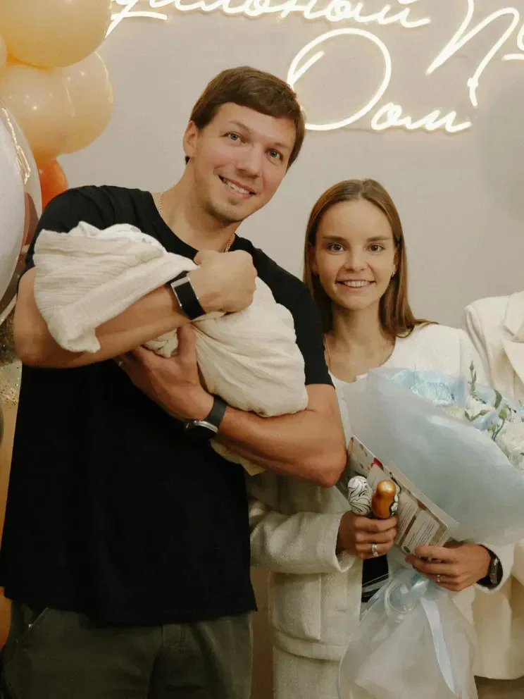 «Ты мой герой»: Соловьёв о родах Авериной «Ты мой герой»: Соловьёв о родах Авериной Дмитрий Соловьёв, Дина Аверина, партнёрские роды, новости