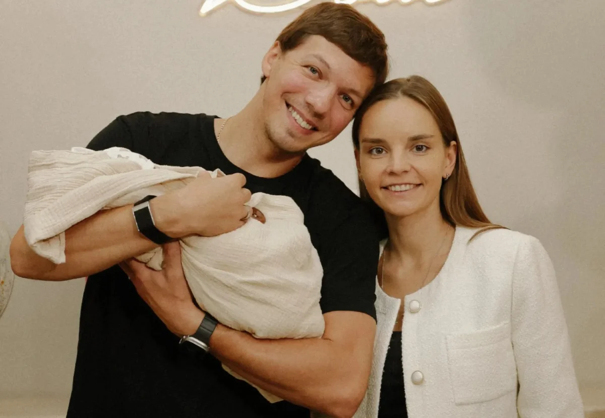 «Ты мой герой»: Соловьёв о родах Авериной «Ты мой герой»: Соловьёв о родах Авериной Дмитрий Соловьёв, Дина Аверина, партнёрские роды, новости