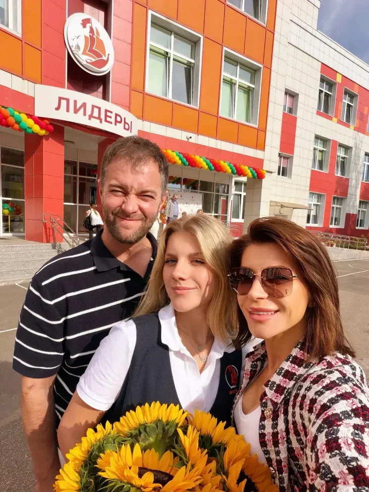 Звездный букет: как селебрити проводили детей в школу 1 сентября, звезды, дети, школа, знаменитости