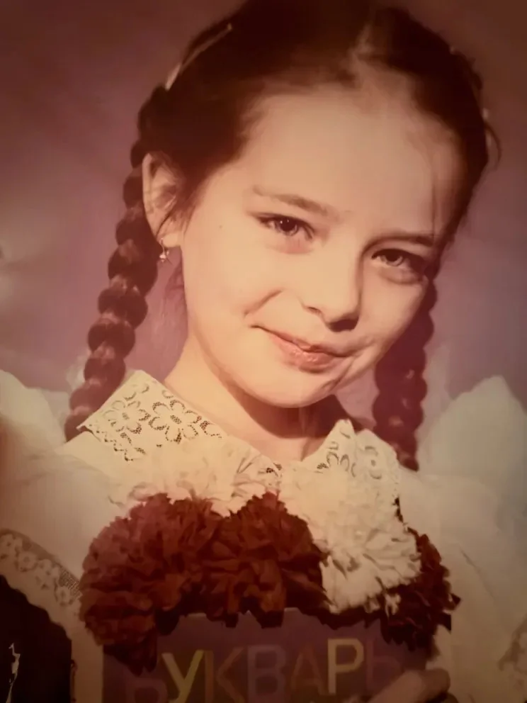 Детские снимки Марины Александровой: кадры из школьного альбома Марина Александрова, школьные фото, знаменитости, детство, архив