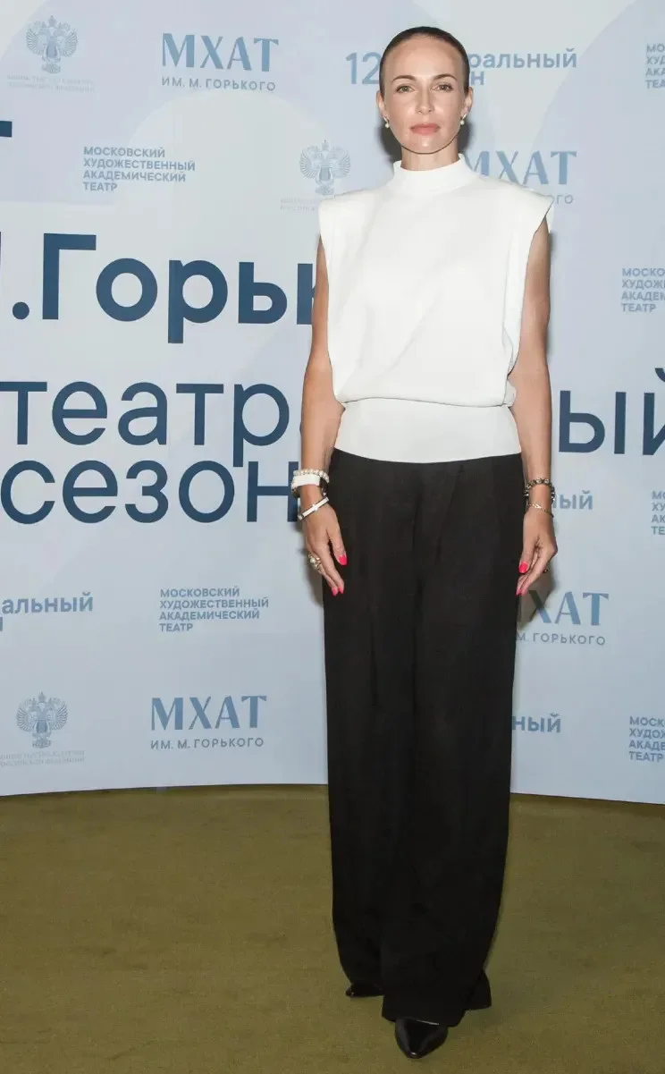 Блеск и интриги: звезды на сборе трупп МХТ и МХАТа Блеск и интриги: звезды на сборе трупп МХТ и МХАТа Театр, Светская жизнь, Знаменитости
