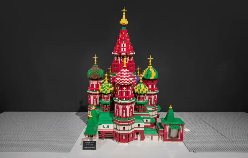 Ко Дню города в Москве представили уникальные экспонаты из LEGO