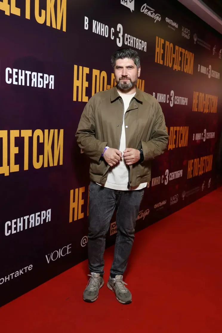 Звездный выход: Безруков и Матисон представили фильм Не по-детски Сергей Безруков, Анна Матисон, Не по-детски, премьера, кино, Мария Аронова, Алексей Учитель, светская хроника