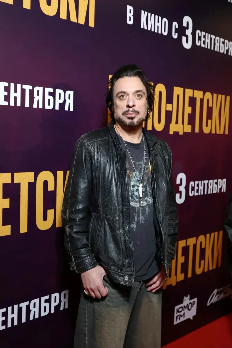 Звездный выход: Безруков и Матисон представили фильм Не по-детски Сергей Безруков, Анна Матисон, Не по-детски, премьера, кино, Мария Аронова, Алексей Учитель, светская хроника