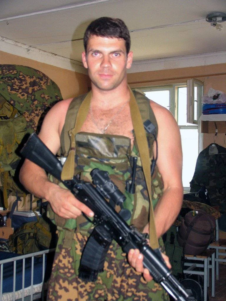 Они прикрыли собой детей: 10 имен спецназа, шагнувших в бессмертие Они прикрыли собой детей: 10 имен спецназа, шагнувших в бессмертие Беслан, спецназ ФСБ, Альфа, Вымпел, героизм, память, трагедия, история России