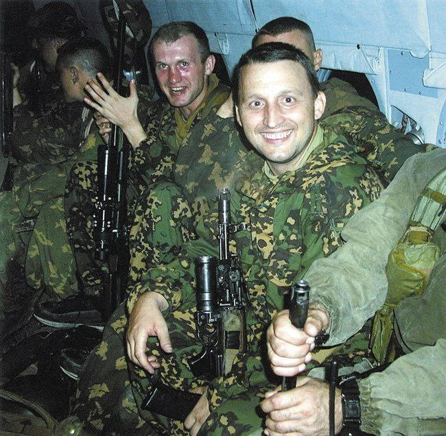 Они прикрыли собой детей: 10 имен спецназа, шагнувших в бессмертие Они прикрыли собой детей: 10 имен спецназа, шагнувших в бессмертие Беслан, спецназ ФСБ, Альфа, Вымпел, героизм, память, трагедия, история России