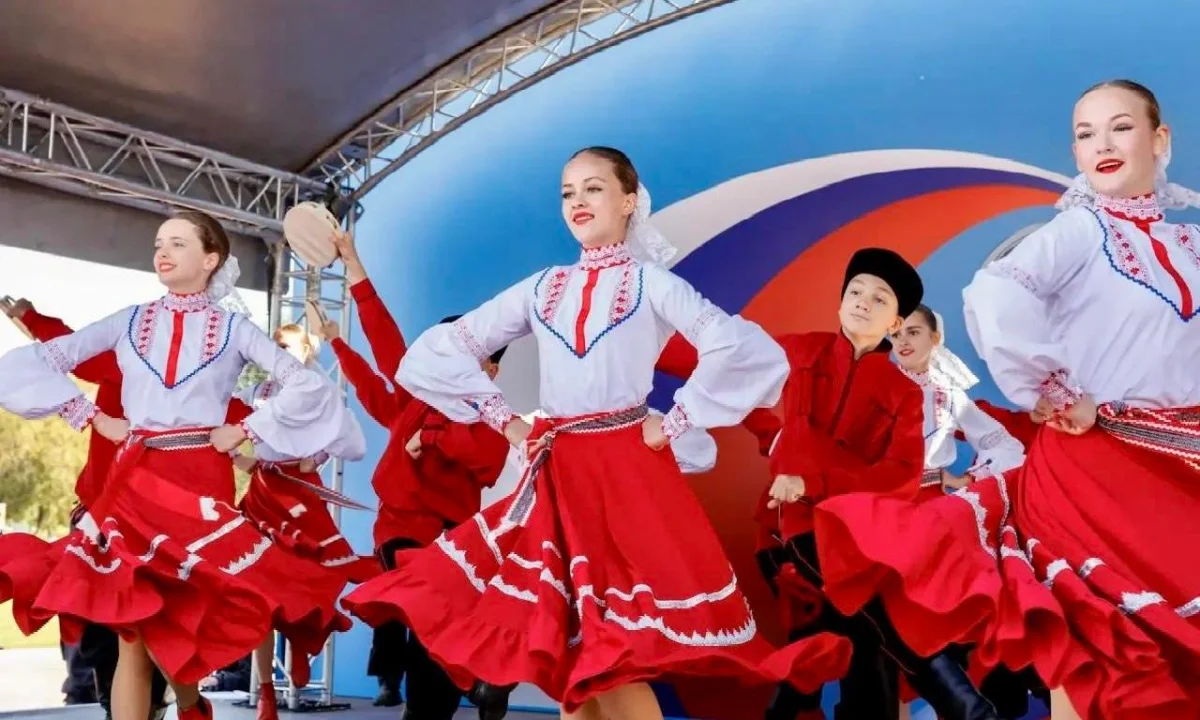 Как казачата веселились: детская программа фестиваля «Казачья станица Москва»