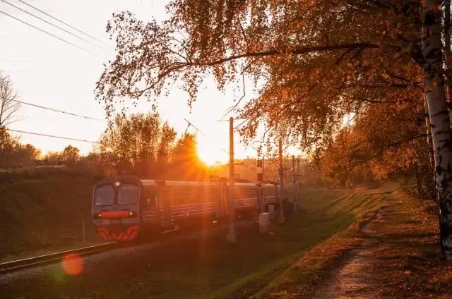 Осень в вагоне: 75 снимков поездов и рельсов осень, поезда, железная дорога, фотоподборка, пейзажи, рельсы, атмосфера, туман