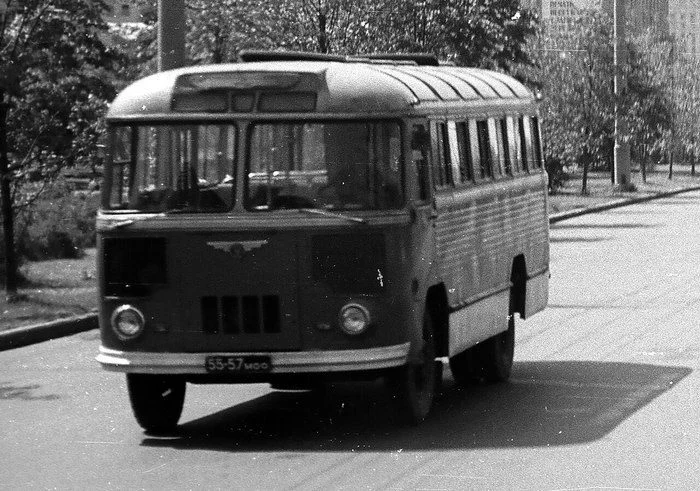 Один конструктор, две легенды: от «Победы» до ПАЗ-672 Один конструктор, две легенды: от «Победы» до ПАЗ-672 ПАЗ-672, ГАЗ-М-20 Победа, Юрий Сорочкин, советский автобус, история СССР, автопром, ПАЗ-652, ПАЗ-3201