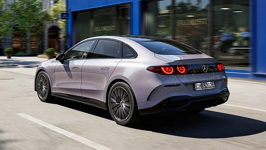 Электрический C-Class стал доступнее: минус 5 тысяч евро Mercedes-Benz, C-Class, электромобили, новинки авто, цены на авто