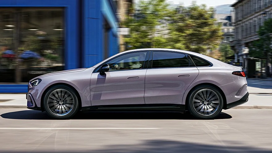 Электрический C-Class стал доступнее: минус 5 тысяч евро Mercedes-Benz, C-Class, электромобили, новинки авто, цены на авто