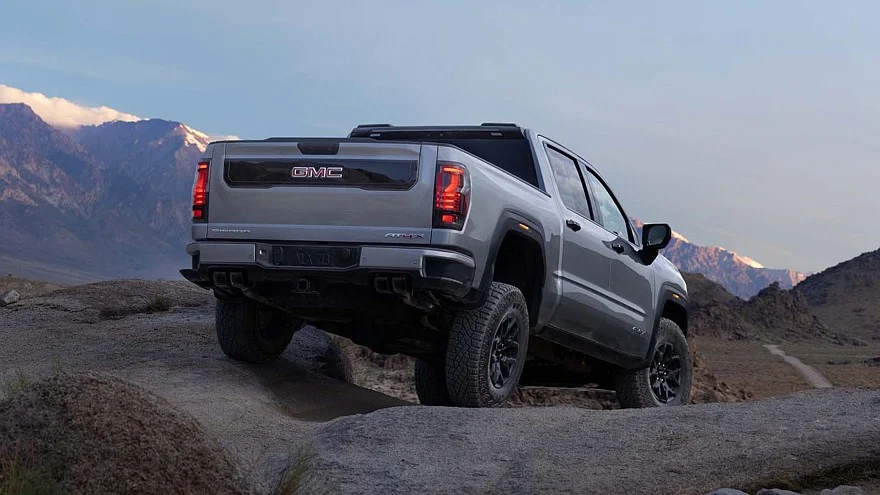 GMC Sierra 1500 стал мощнее и дороже GMC, пикапы, автоновости, General Motors, двигатели