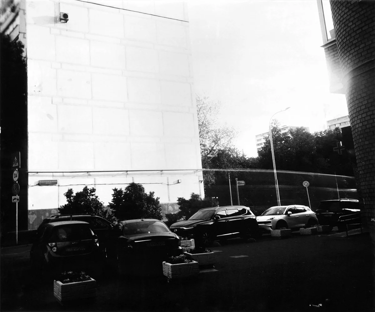 Он делает фотоаппараты из галерей и снимает без плёнки фотография, искусство, аналог, перформанс, интервью, художник, камера-обскура