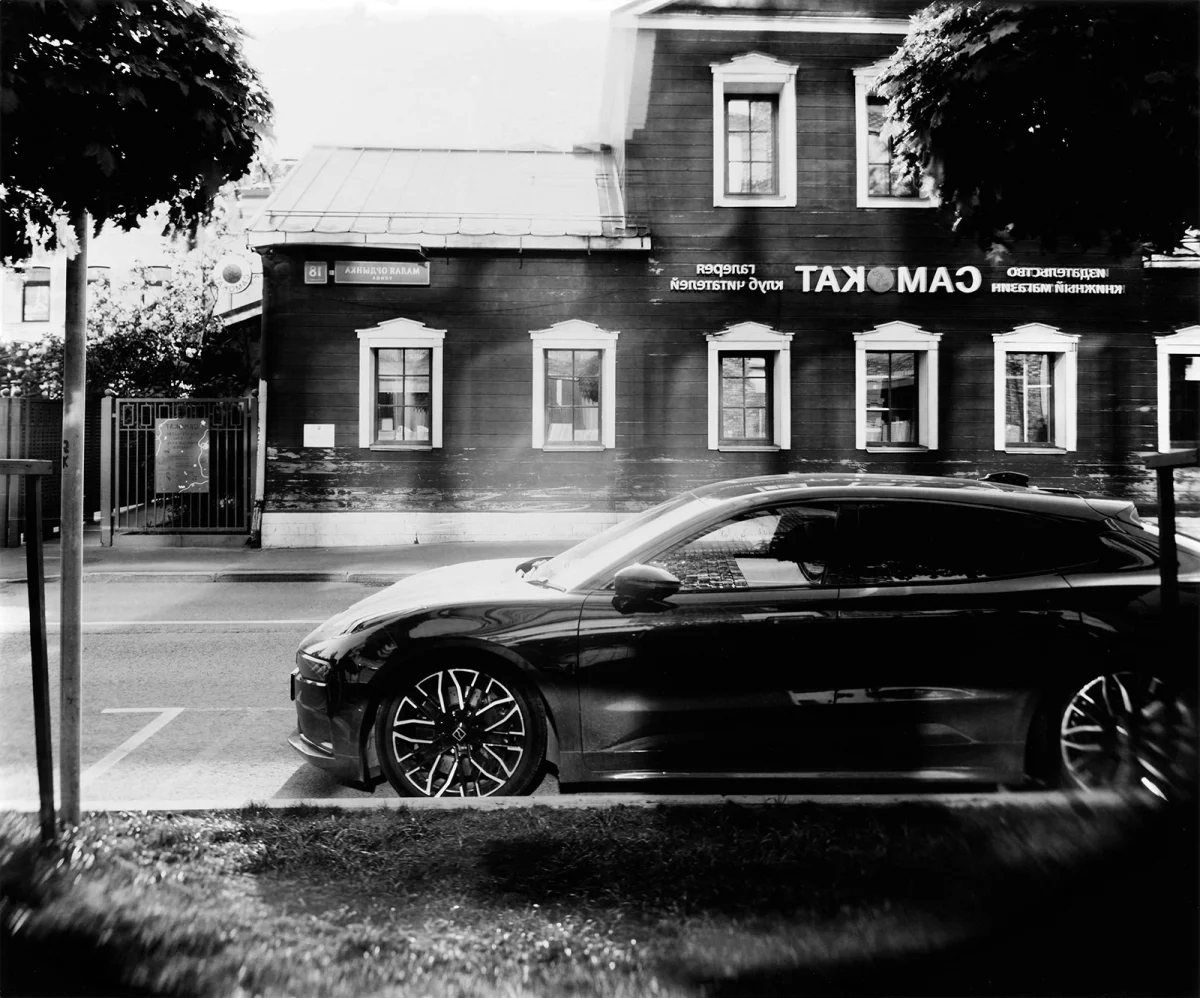 Он делает фотоаппараты из галерей и снимает без плёнки фотография, искусство, аналог, перформанс, интервью, художник, камера-обскура