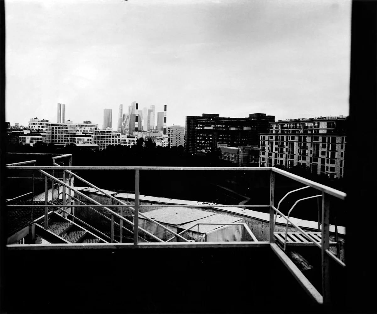 Он делает фотоаппараты из галерей и снимает без плёнки фотография, искусство, аналог, перформанс, интервью, художник, камера-обскура