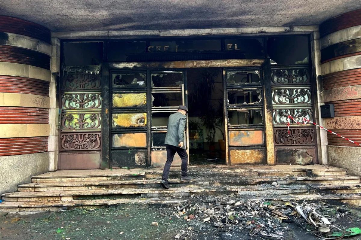 Франция в огне: школьники жгут лицеи Франция, протесты, школьники, беспорядки, образование, погромы