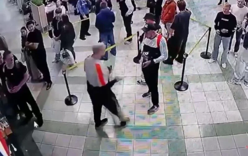 Драка на фуд-корте в Петербурге: нападавшего задержали