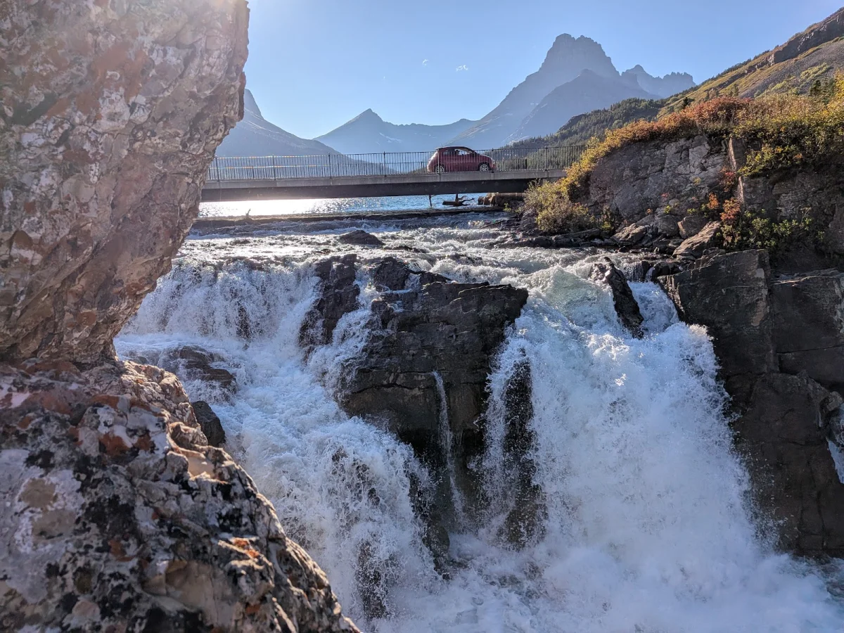 Номер за $364 и медведи под окном: как мы год ждали этот отель Many Glacier Hotel, Глейшер, Монтана, путешествия, отели, медведи, гризли, США, национальные парки, бронирование
