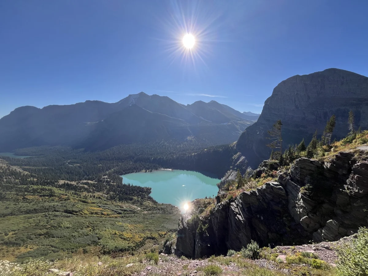 Номер за $364 и медведи под окном: как мы год ждали этот отель Many Glacier Hotel, Глейшер, Монтана, путешествия, отели, медведи, гризли, США, национальные парки, бронирование