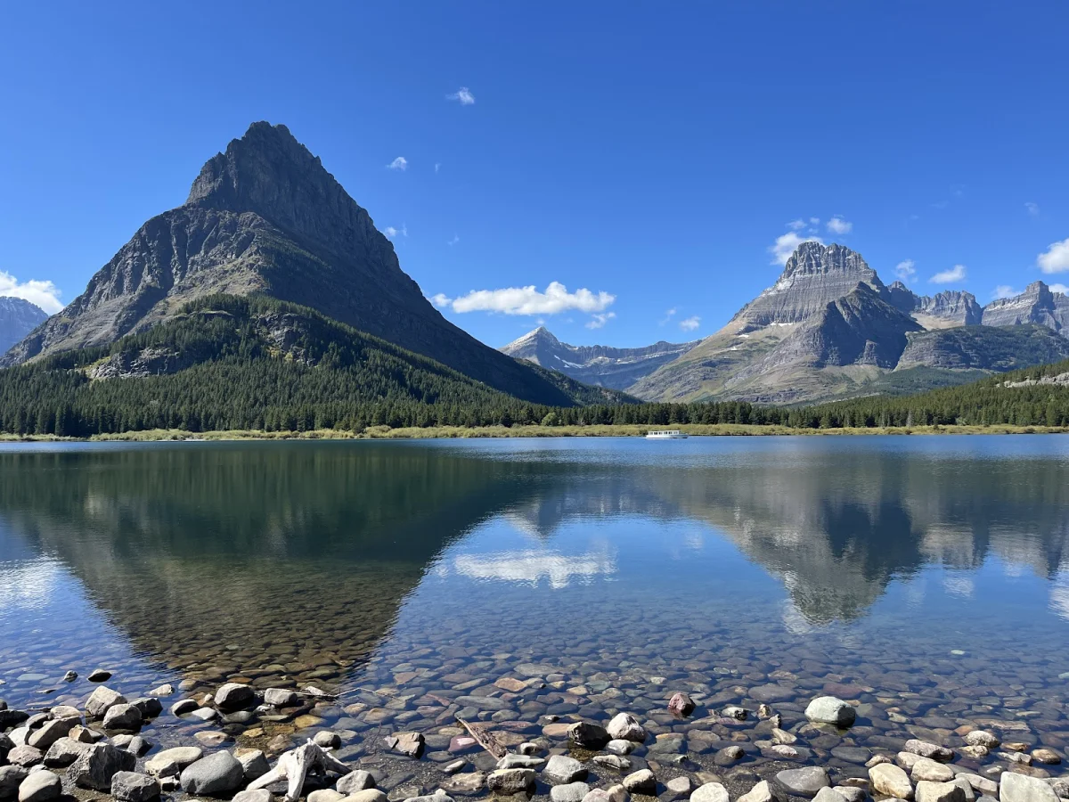 Номер за $364 и медведи под окном: как мы год ждали этот отель Many Glacier Hotel, Глейшер, Монтана, путешествия, отели, медведи, гризли, США, национальные парки, бронирование