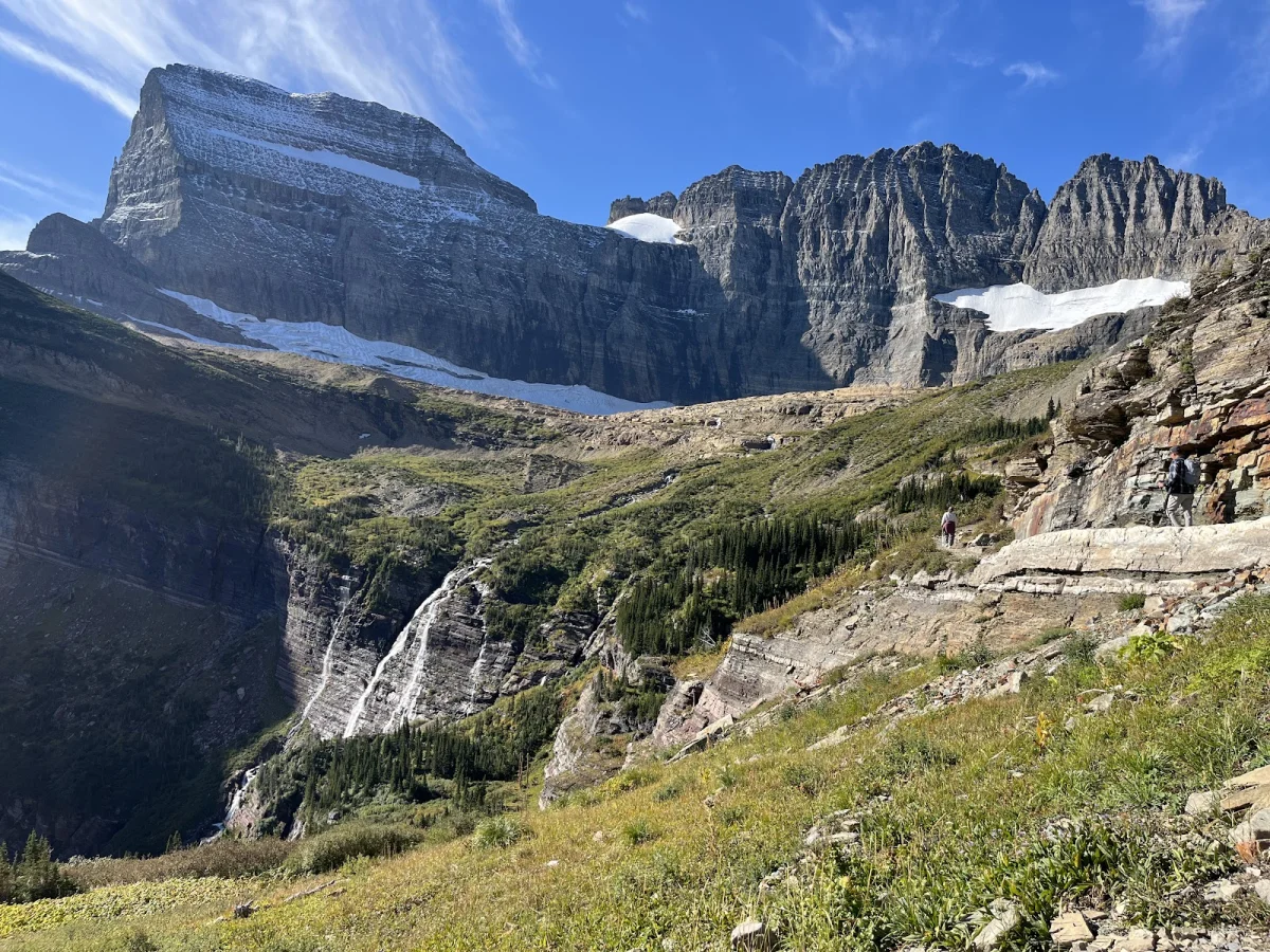 Many Glacier: отель, ледники и лоси Many Glacier, Глейшер, хайкинг, ледник Гриннелл, лодочная прогулка, дикие животные, национальный парк, США, путешествие, отель