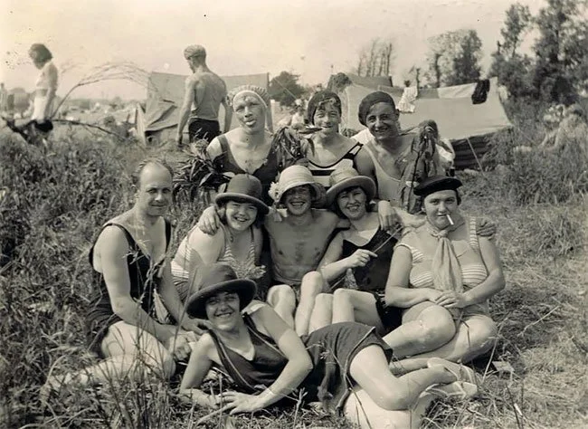 Бунтарки двадцатых: стиль и нравы флэпперов флэпперы, 1920-е, ревущие двадцатые, история моды, эмансипация, джаз, свободная любовь, Коко Шанель, макияж, ретро