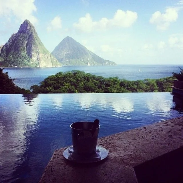 Отель, который растворился в горе Отель, который растворился в горе Jade Mountain, Сент-Люсия, курорты, бассейн-инфинити, медовый месяц, тропики, отдых