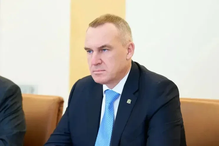 Михалкова показала мужа-губернатора на семейном празднике Михалкова показала мужа-губернатора на семейном празднике Надежда Михалкова, Руслан Кухарук, Никита Михалков, знаменитости, светская жизнь