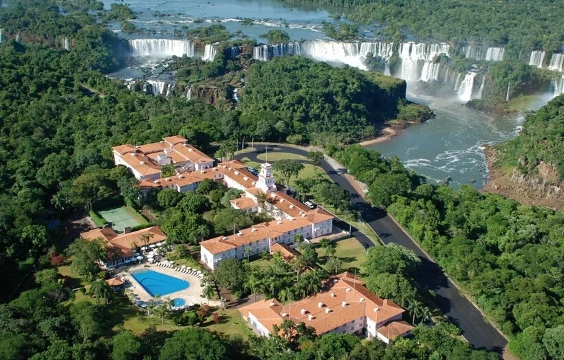 Ночлег у «Глотки дьявола»: отель, где водопад за стеной Hotel das Cataratas, Игуасу, Бразилия, отели, путешествия, природа, люкс