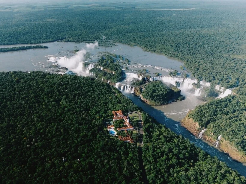 Ночлег у «Глотки дьявола»: отель, где водопад за стеной Hotel das Cataratas, Игуасу, Бразилия, отели, путешествия, природа, люкс
