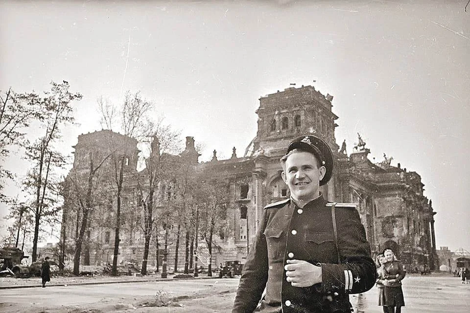 Фотограф, снявший Победу, но не получивший наград Фотограф, снявший Победу, но не получивший наград Евгений Халдей, история, фотография, Великая Отечественная война, репрессии, биография, знамя Победы