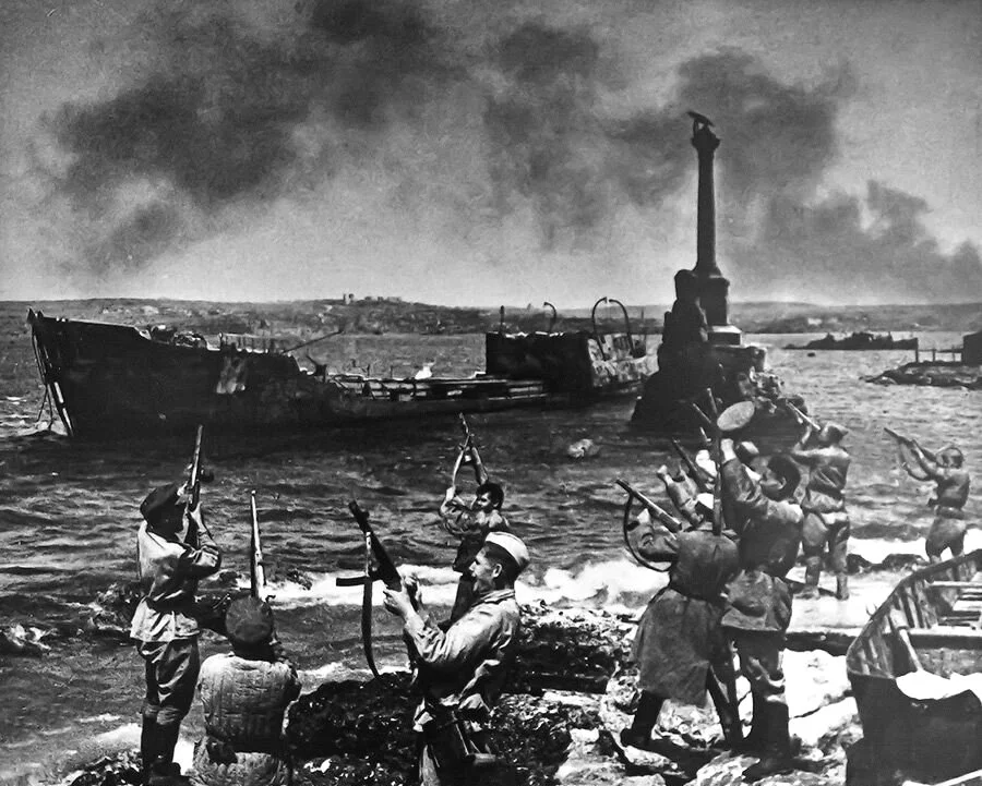 Фотограф, снявший Победу, но не получивший наград Фотограф, снявший Победу, но не получивший наград Евгений Халдей, история, фотография, Великая Отечественная война, репрессии, биография, знамя Победы