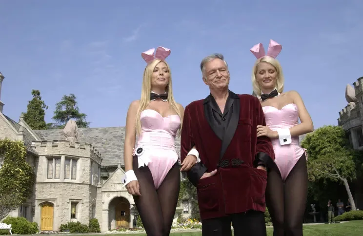 «Ужасные мужчины» в особняке Playboy: вдова Хефнера сдает звездных гостей Кристал Хефнер, Playboy, Хью Хефнер, Дональд Трамп, Арнольд Шварценеггер, Джек Николсон, Билл Косби, скандал, знаменитости